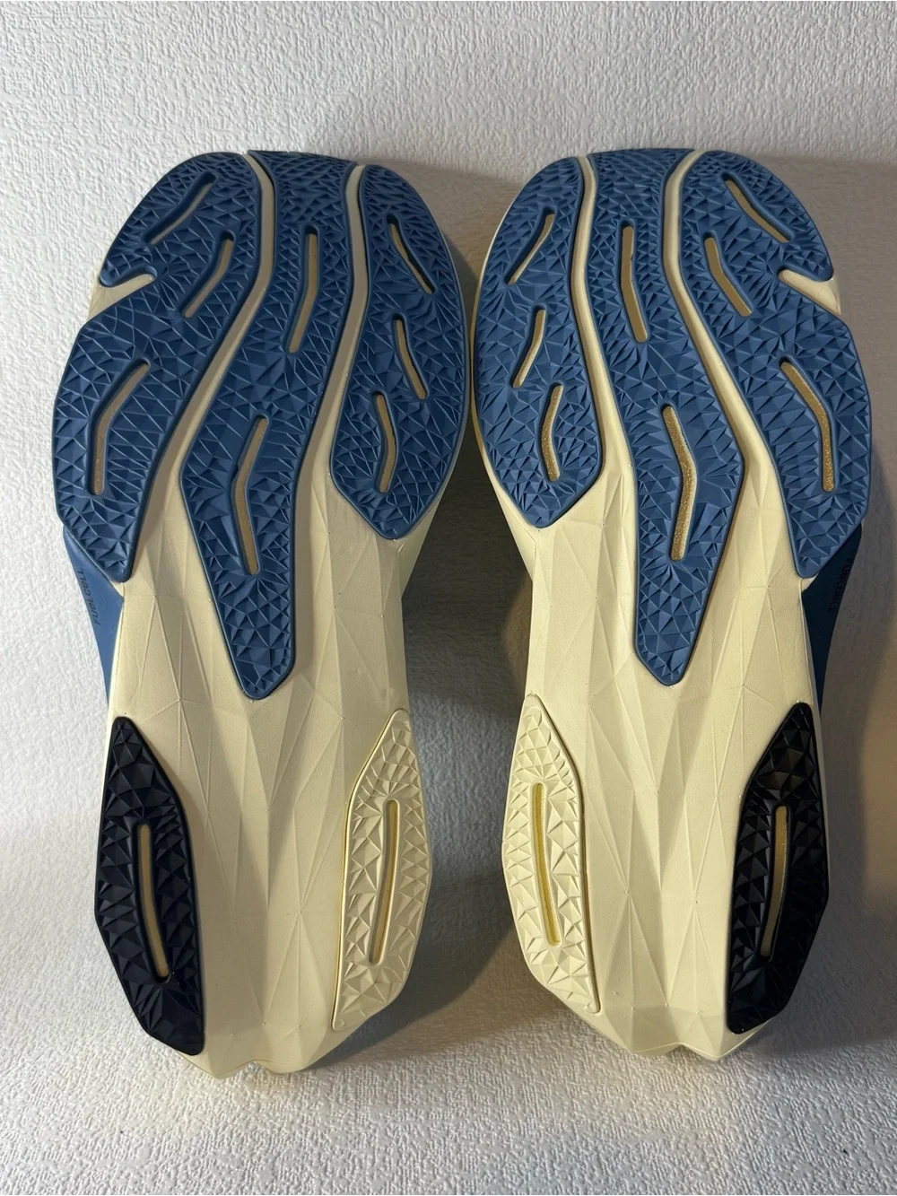 New Balance FuelCell Rebel v4 Men’s Size 15 D Blue Running Shoes MFCXCH4